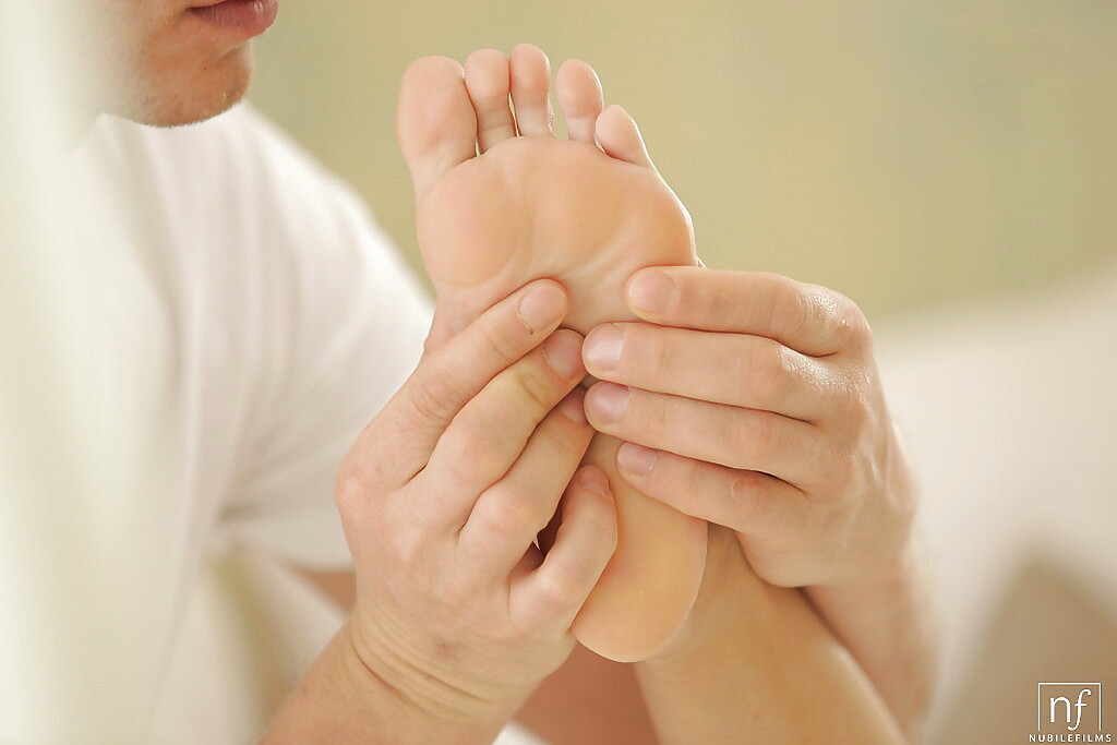 বন্ধুর সুন্দরী বউকে চোদা – ৩